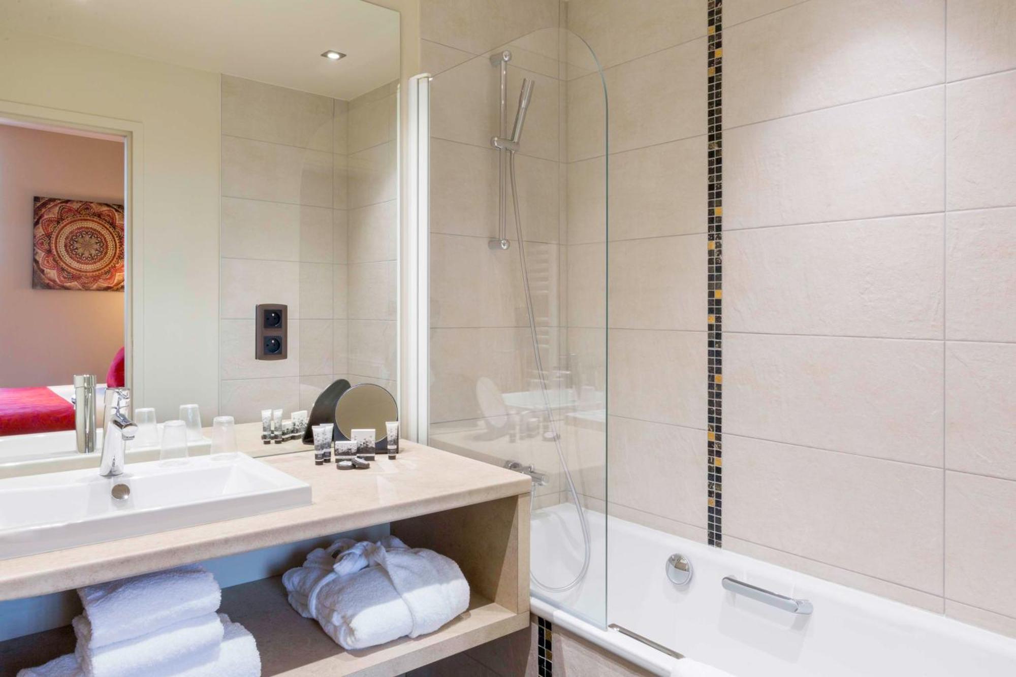 Best Western Plus Hotel Escapade Senlis Senlis  Esterno foto